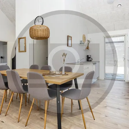 4 Bedroom Gorgeous In Feriehus *